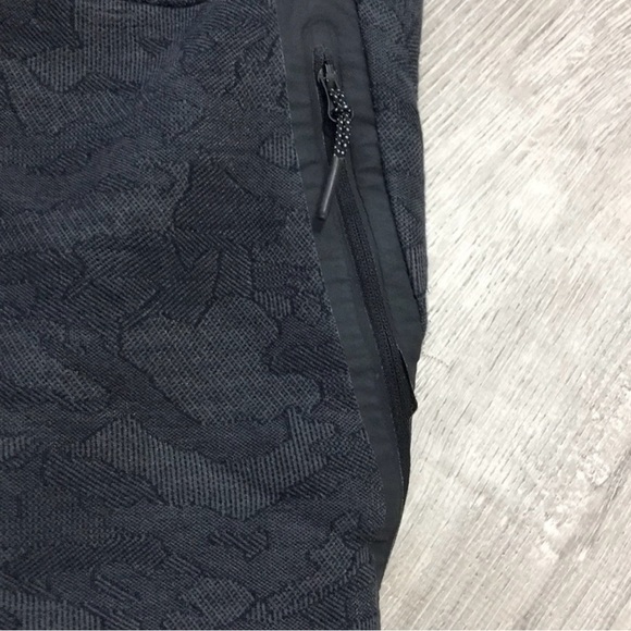 Gray Nike Fleece Tech Dark Camo Joggers Small - Picture 3 of 8